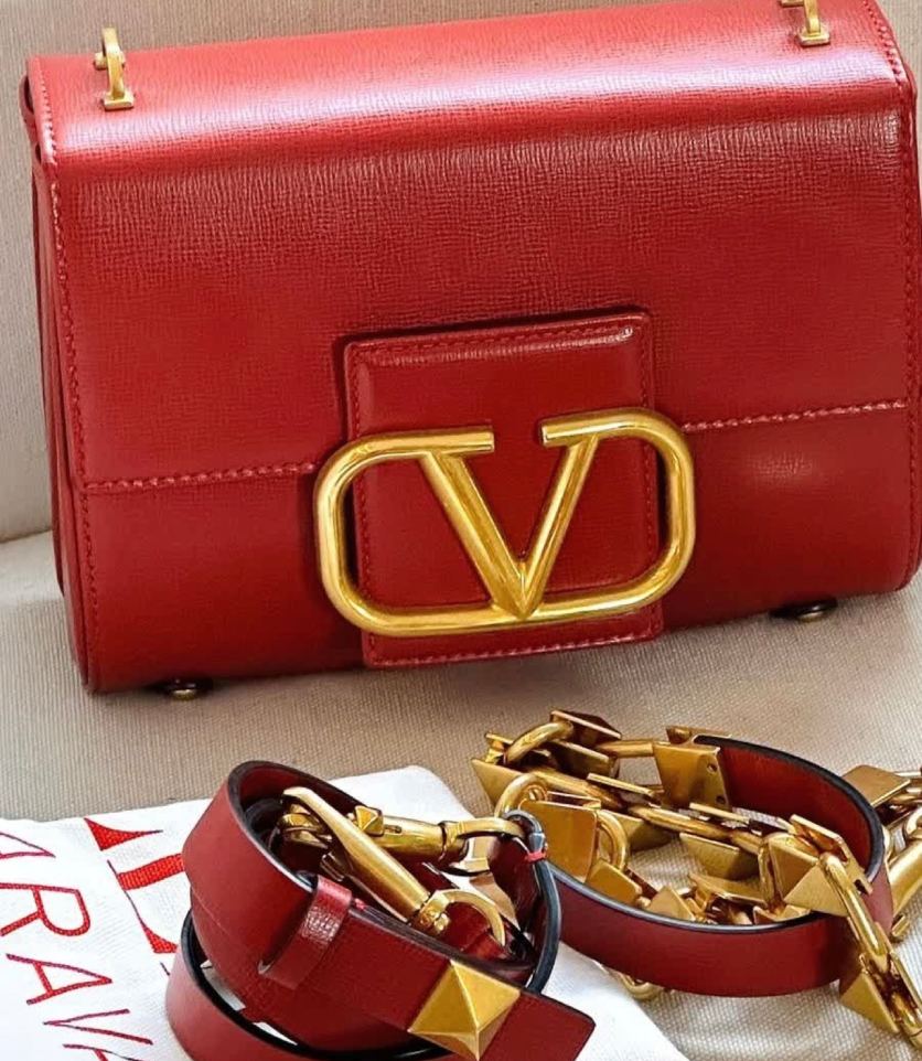 Foto de Bolsa Valentino VLogo Stud Sign.
