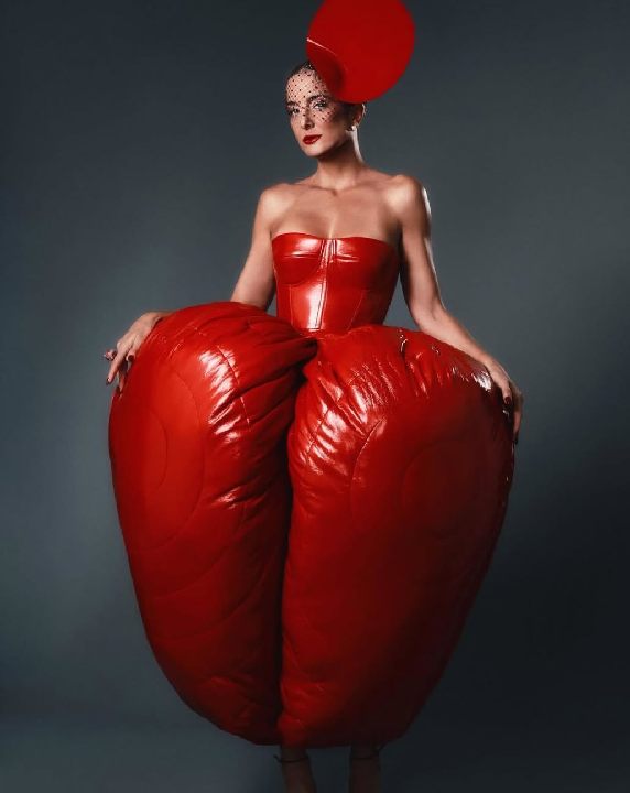 Foto da fantasia de carnaval de ticiane pinheiro na festa da Vogue.