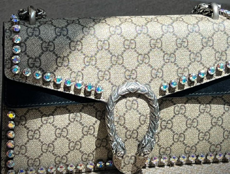 Foto de uma das bolsas de grife para o Valentine's Day, modelo Gucci Dionysus.