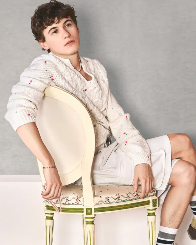 Sam Nivola. (Foto: Reprodução/WWD)