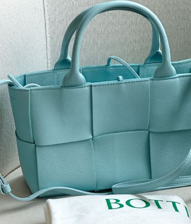Foto de bolsa Bottega Veneta Arco.
