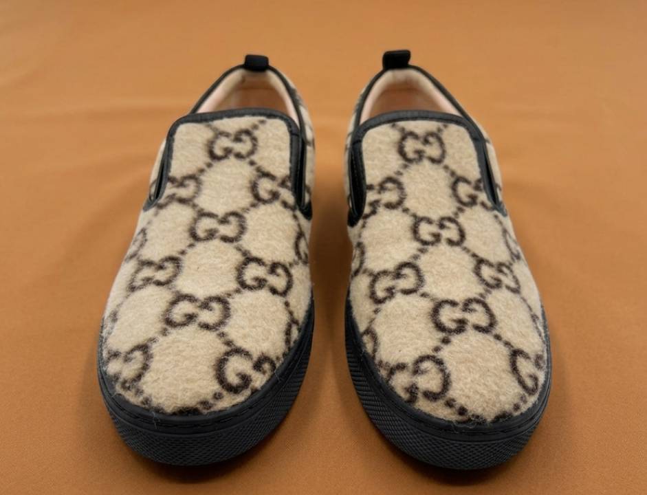 Foto de Tênis Gucci Slip-On Lã Monograma.