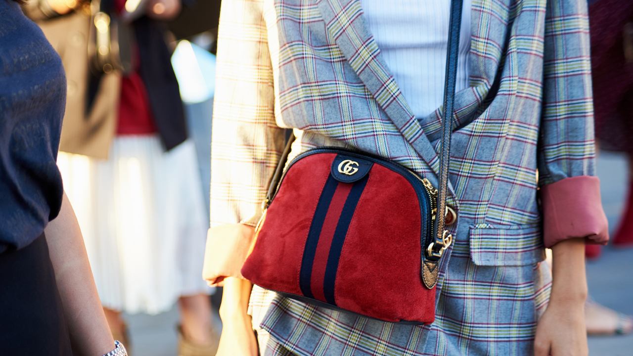 capa do post sobre bolsas gucci transversal no mês do consumidor