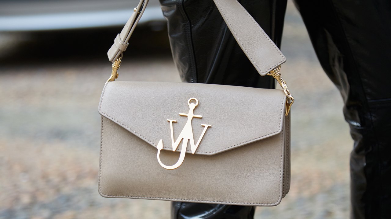 capa do post sobre a collab entre jw anderson e a guinness