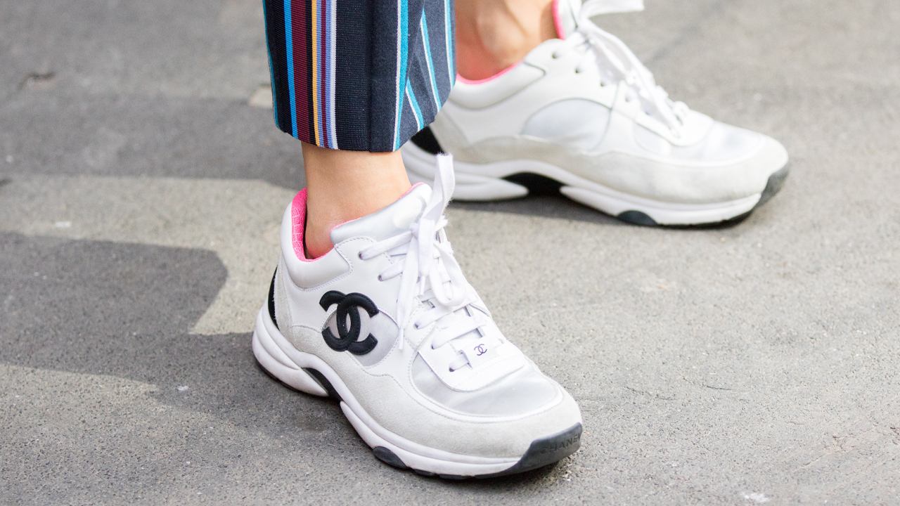 capa do post sobre modelos de tênis de marcas de luxo no mês do consumidor