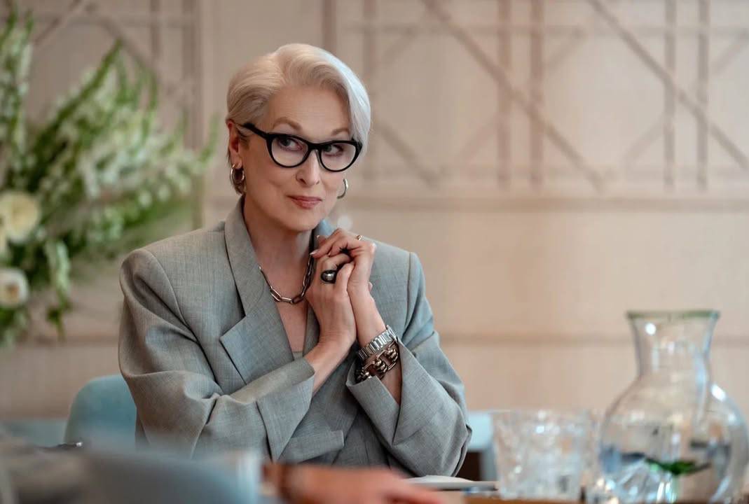 “That’s all.” Bastou isso para Miranda Priestly entrar para a história — e agora, inspirar a nova Diet Coke da Coca-Cola X O Diabo Veste Prada 2.