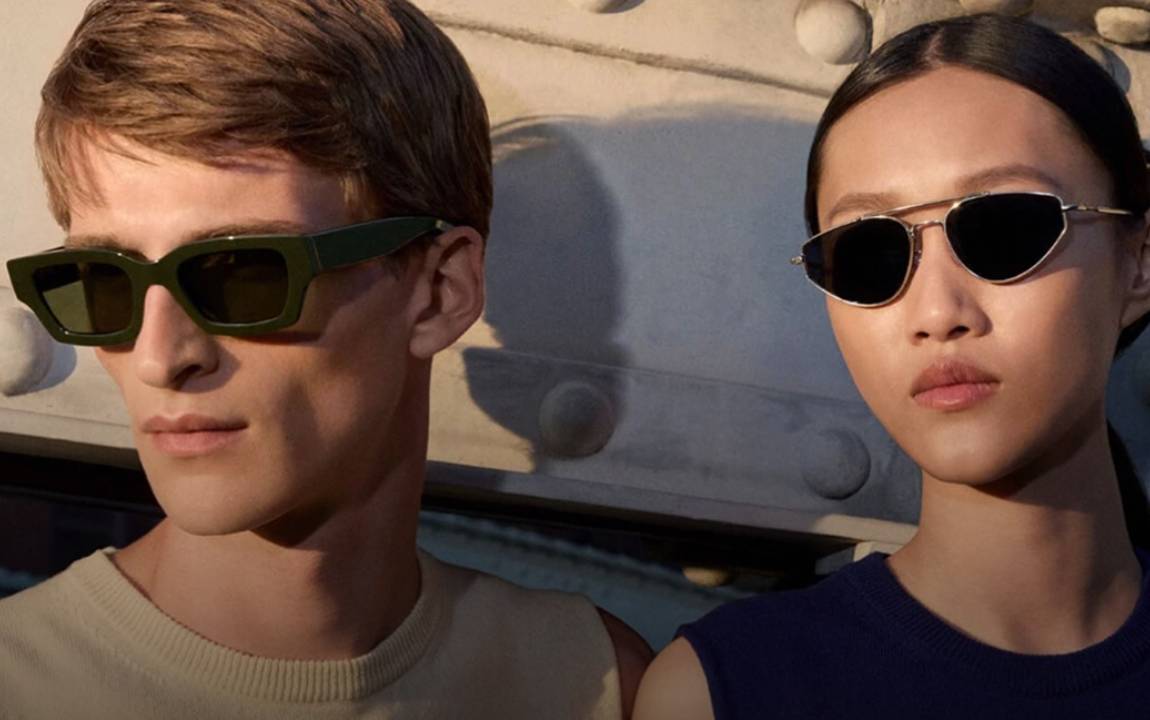 Montagem de fotos de óculos de sol de luxo com Formatos versáteis reforçam a proposta unissex da coleção Jil Sander e Oliver Peoples.