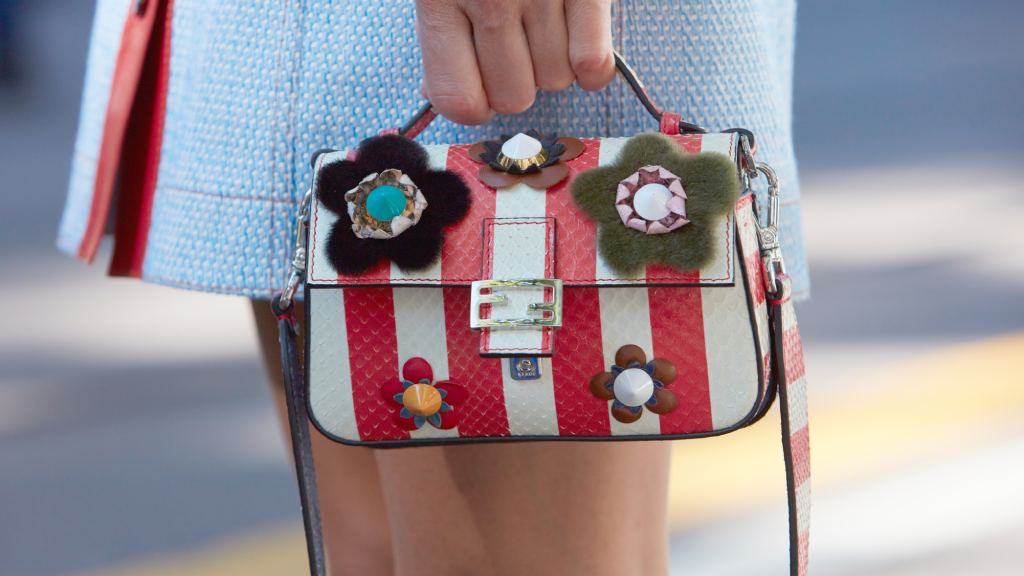 Mês do Consumidor: Descubra as Bolsas Femininas de Marcas de Luxo com Descontos Incríveis. Modelos Originais em Promoção.