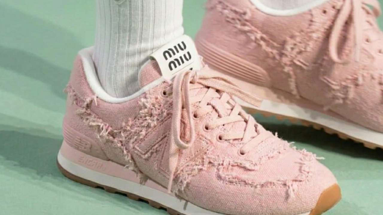 Descubra os modelos de tênis femininos de luxo por até R$ 2.000 no EÚ. Sneakers famosos de marcas internacionais que são clássicos.