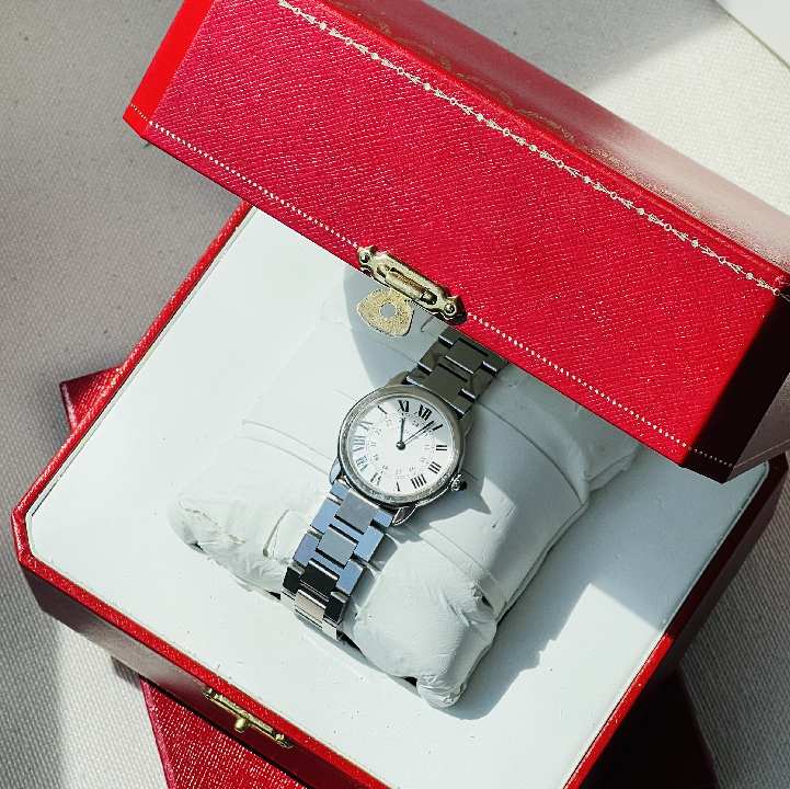 Foto de Relógio de Luxo Cartier.