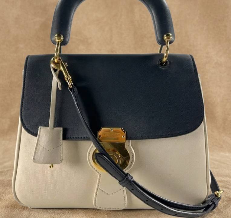 Foto de Bolsa Burberry DK88.