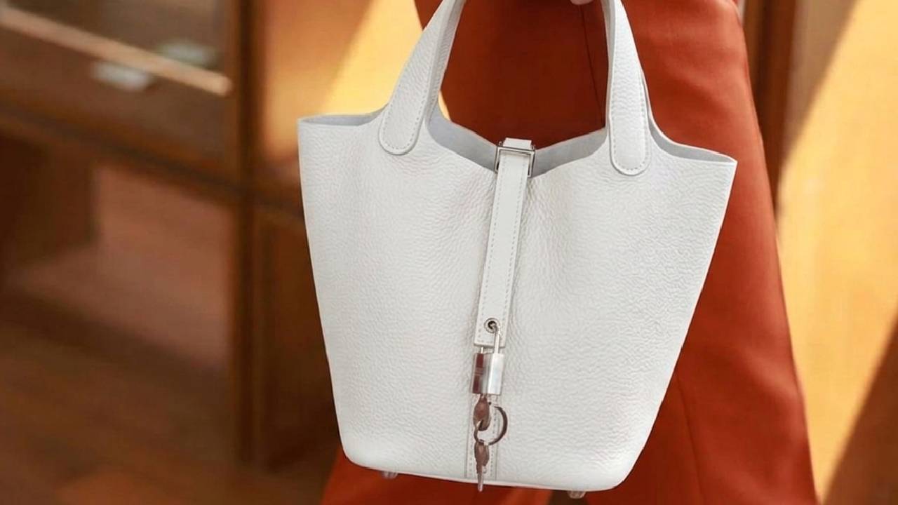 Conheça as bolsas Hermès mais acessíveis do que Birkin e Kelly: Os modelos da maison oferecem melhor custo de entrada no universo da marca.