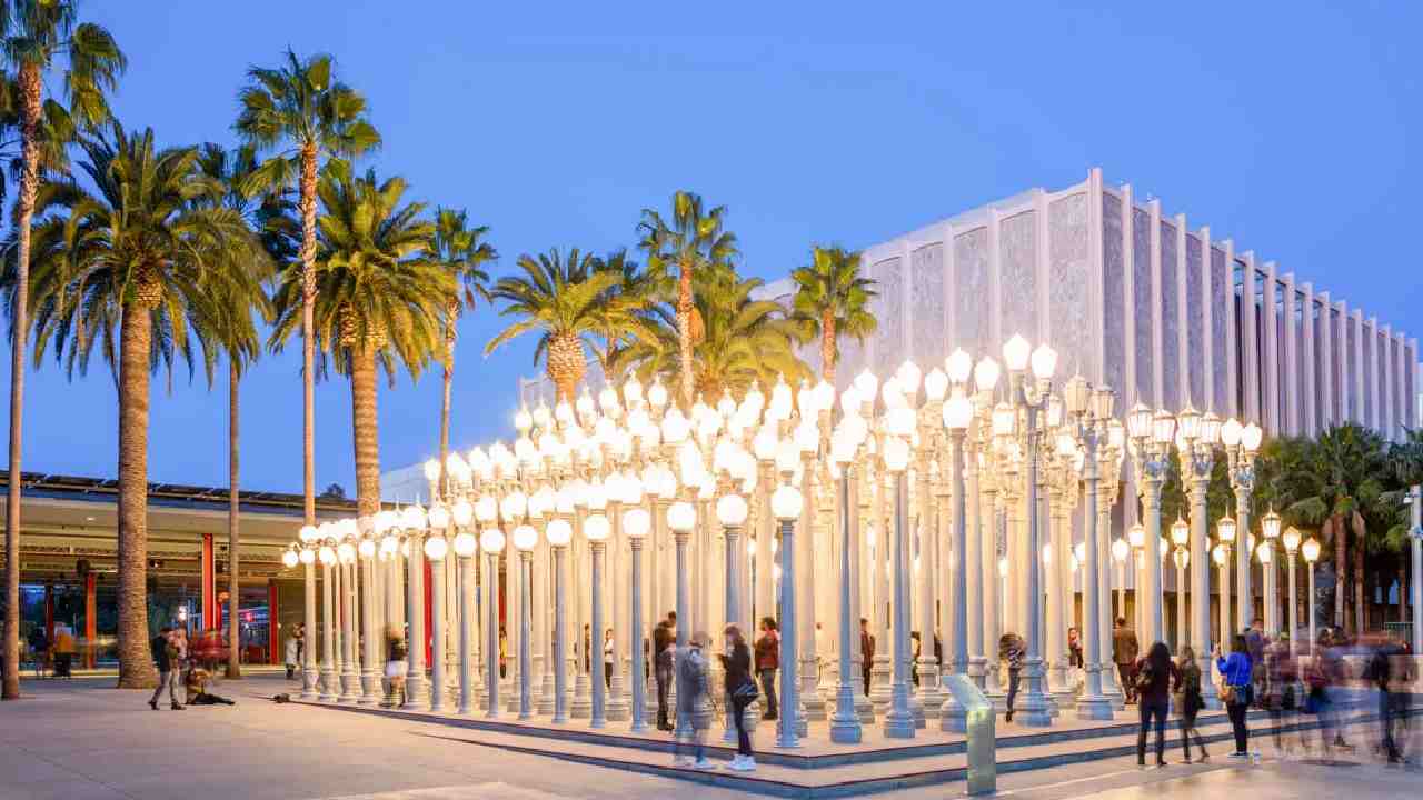 Foto do Los Angeles County Museum of Art onde a Dior irá desfilar a coleção Cruise por Jonathan Anderson.