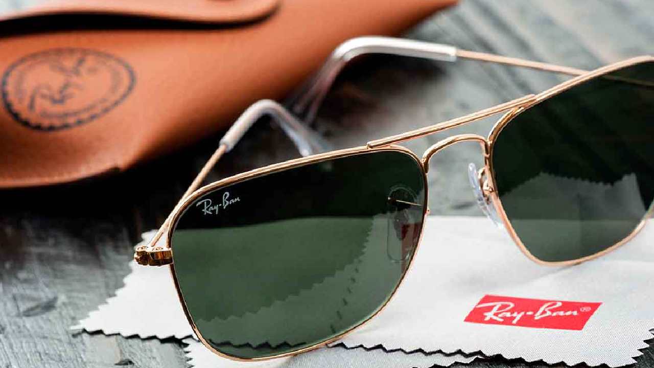 Jennie, do Blackpink, é a nova embaixadora da Ray-Ban. Entenda o que a parceria representa para a marca e relembre a história da label.