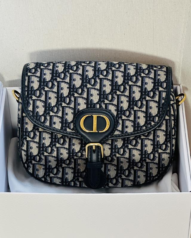 Bolsa Dior Bobby. Clique na imagem e confira mais modelos!