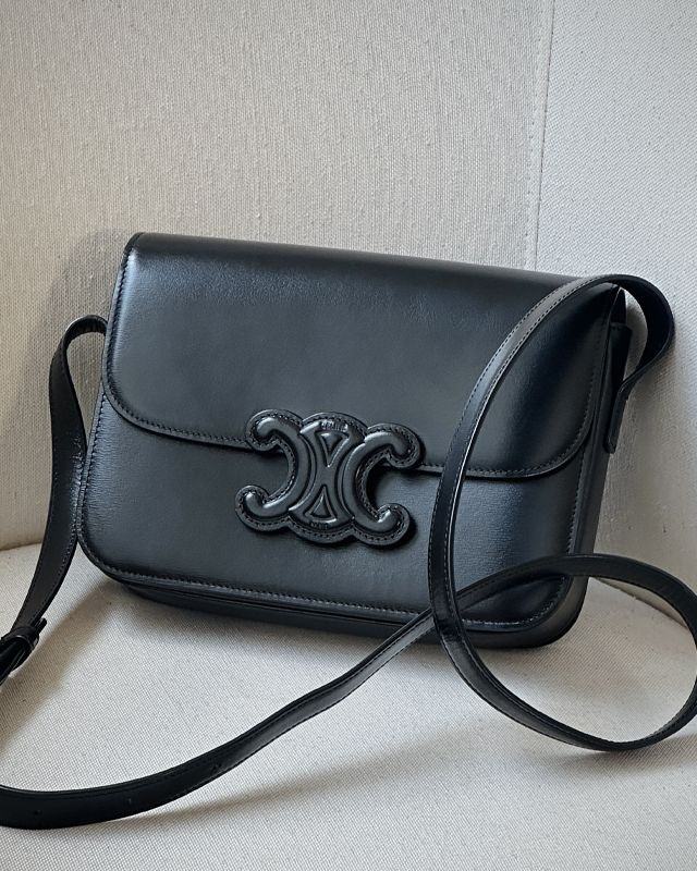 Bolsa Celine Triomphe. Clique na imagem e confira mais modelos!