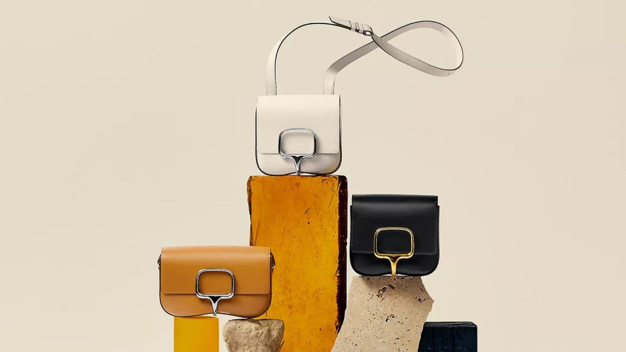 Foto dos tamanhos da Bolsa Hermès Della Cavalleria.