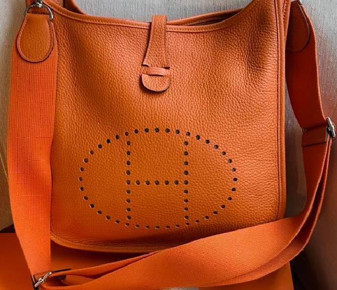Bolsa Evelyne de uma das grifes francesas mais famosas Hermès.