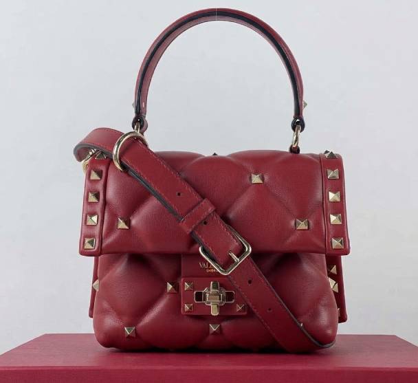 Bolsa Valentino Candystud vermelha de couro.