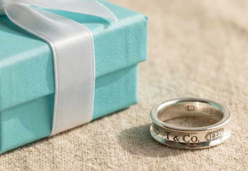 Anel seminovo Tiffany & Co na second hand week.