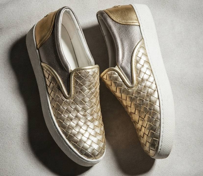 Tênis Bottega Veneta seminovo intrecciato na second hand week.
