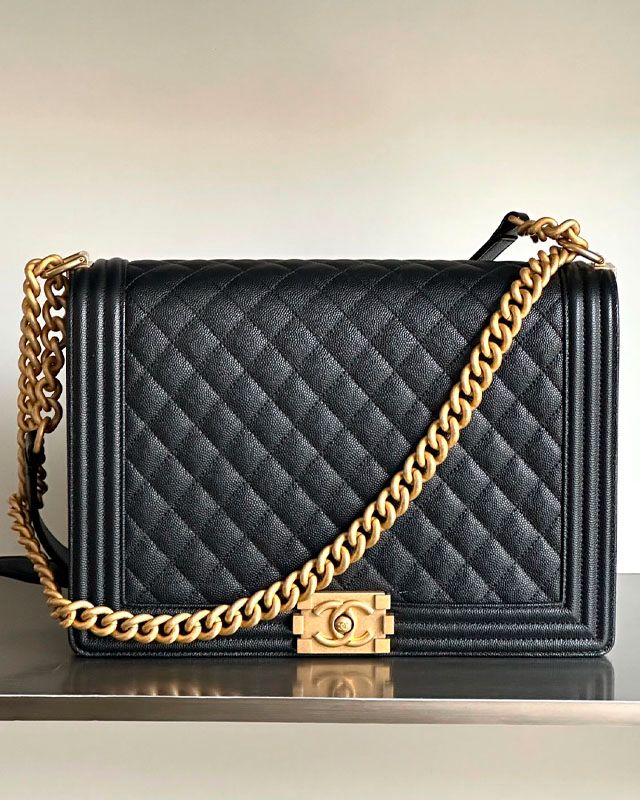 Bolsa Chanel Boy. Clique na imagem e confira mais modelos da marca!
