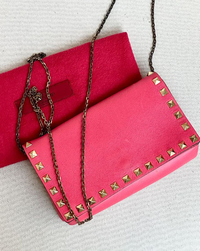 Bolsa Valentino Rockstud. Clique na imagem e confira mais modelos!