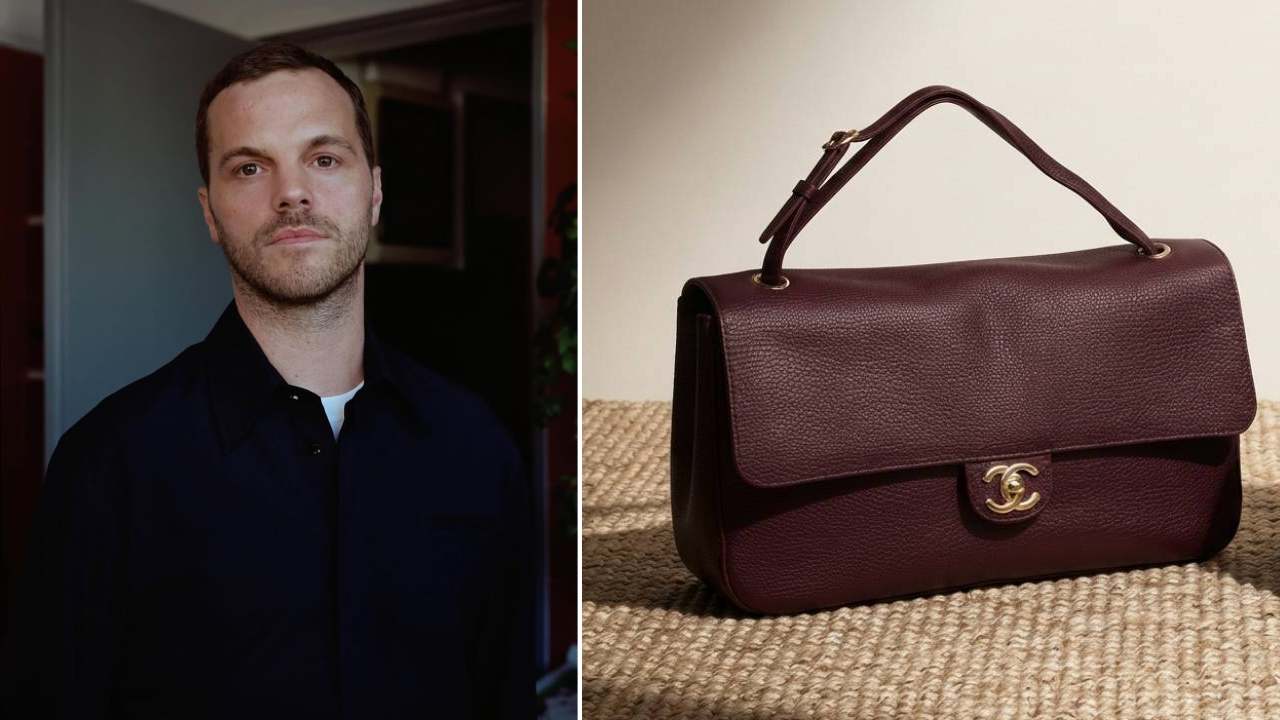 Foto de um dos maiores estiistas de 2026: Matthieu Blazy, diretor criativo da Chanel ao lado de foto da Bolsa Chanel Maxi Flap criada por ele.