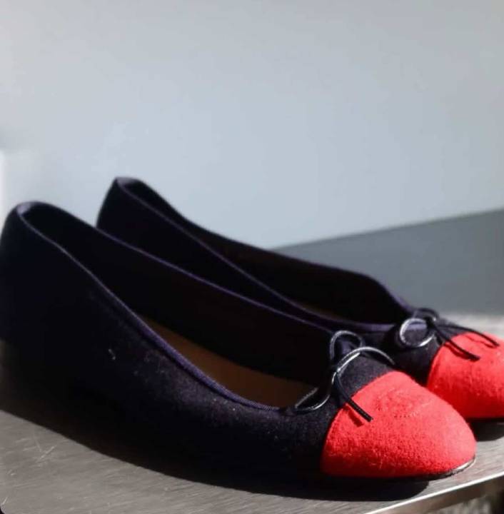 Foto de Sapatilha Chanel Bicolor Chanel Original Seminova.