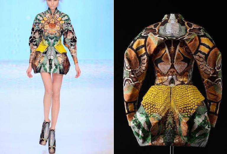 Fotos do vestido alexander mcqueen, conjunto Armadillos, desfilado na coleção Atlantis.